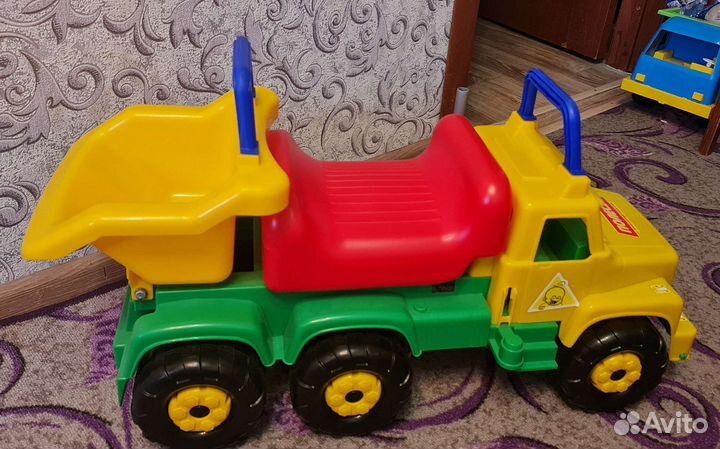 Игрушка грузовик