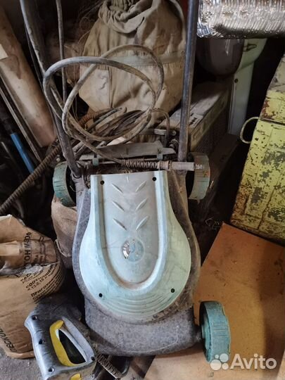 Газонокосилка электрическая