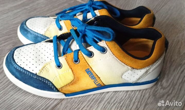 Жилетка, кеды + брюки в подарок