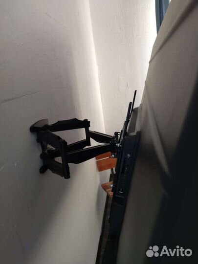 Установка кронштейна для телевизора на стену