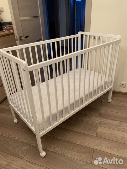 Детская кроватка