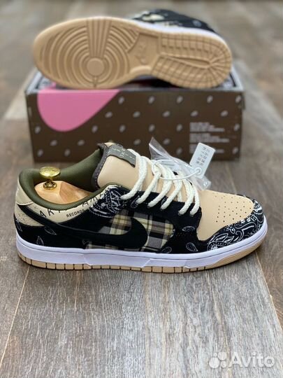 Nike SB Dunk Low Travis Scott Cactus Jack