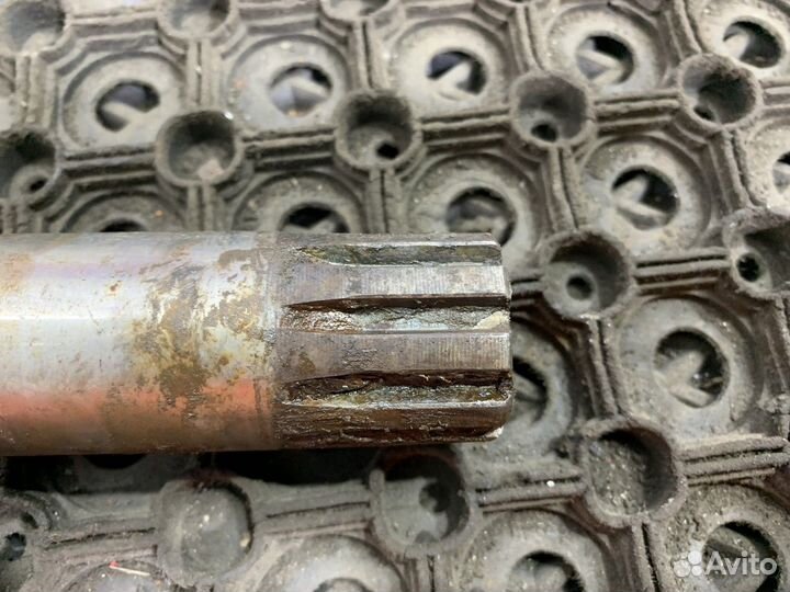 Вал тормозной передний левый