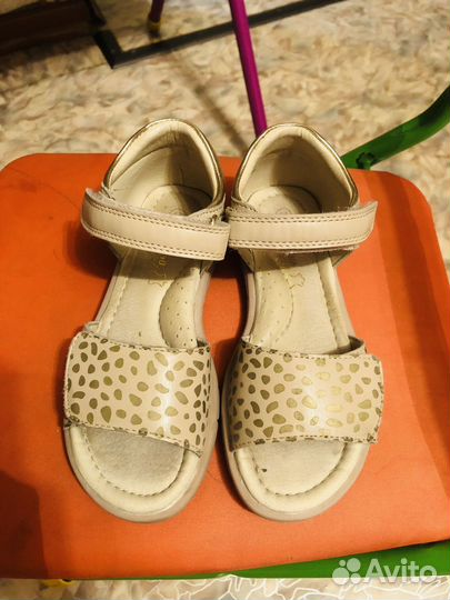 Сандалии для девочки
