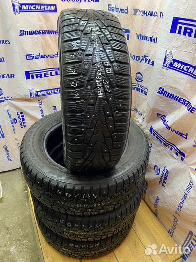 Nokian Tyres Hakkapeliitta 7 SUV 225/60 R17