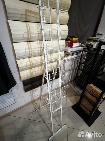 Стойка для журналов и буклетов