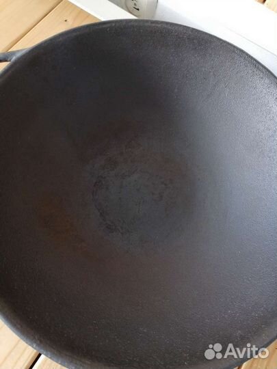 Чугунная сковорода Вок большая