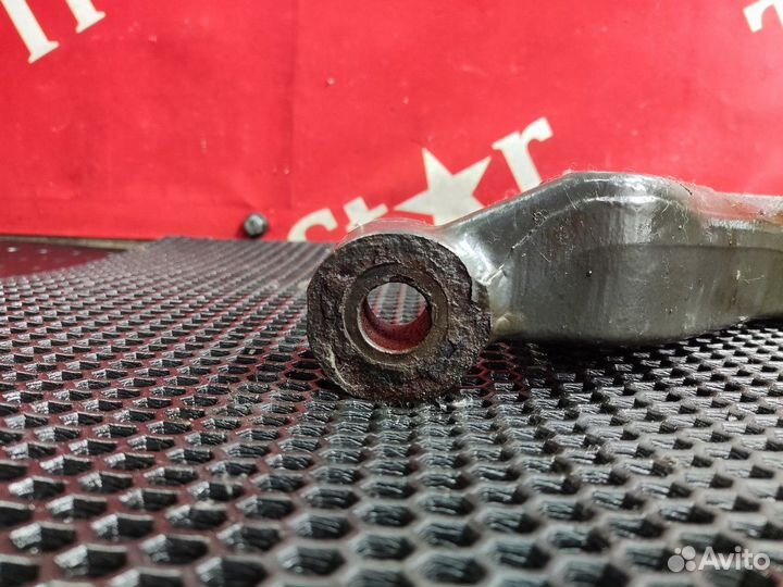 Кронштейн амортизатора задний левый