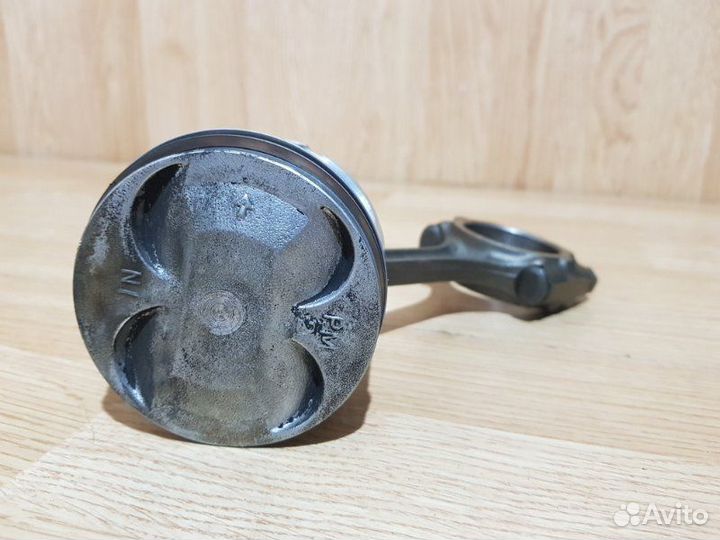 Поршень с шатуном Honda Civic EJ9 D14A1 1996