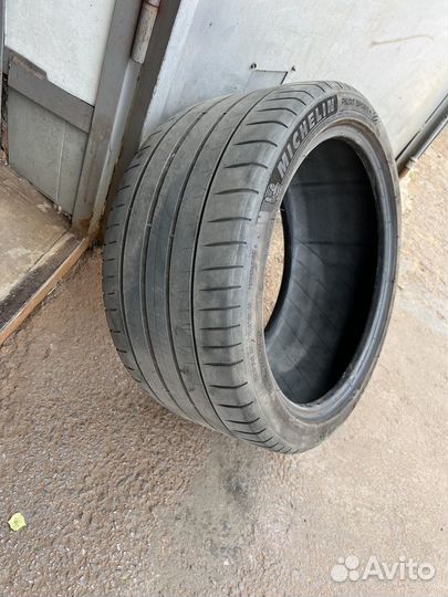 Michelin Pilot Sport 4 245/40 R18 и 265/35 R18