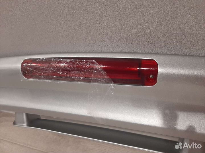 Спойлер на Ленд Крузер 100