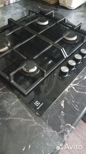 Встраиваемая газовая варочная панель Electrolux