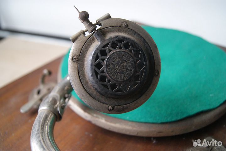 Граммофон кабинетный Европа