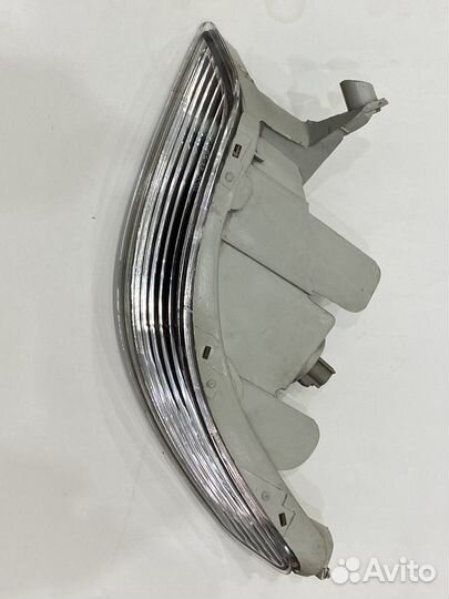 Поворотник в бампер Toyota Cresta 100 1996-1998 RH