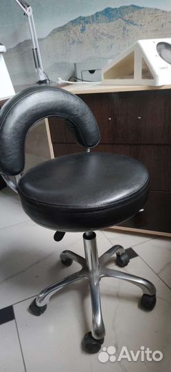 Стул мастера маникюра/педикюра бу