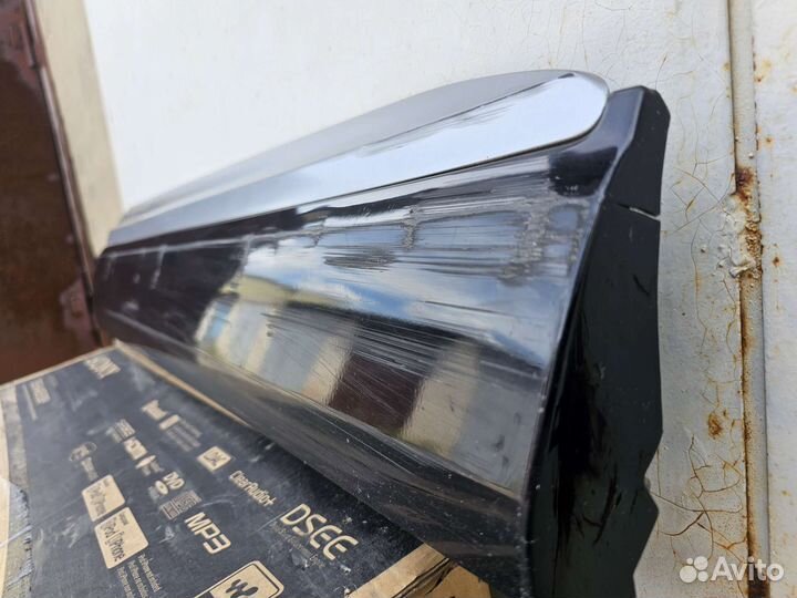 Audi q7 4m накладка передней правой двери