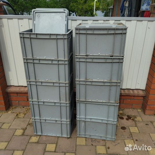 Пластиковые пищевые контейнеры с крышками