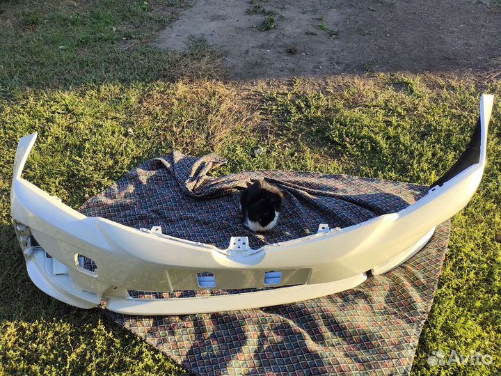 Бампер передний Toyota Corolla 180