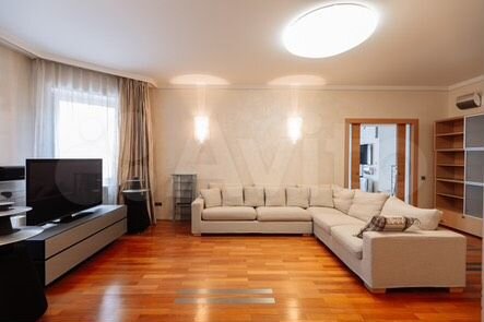 3-к. квартира, 130 м², 1/4 эт.