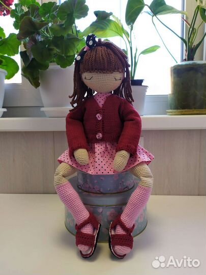 Кукла вязаная ручной работы с одеждой