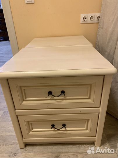 Тумба прикроватная