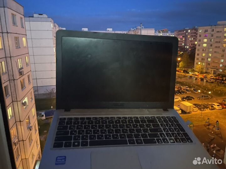 Ноутбук asus