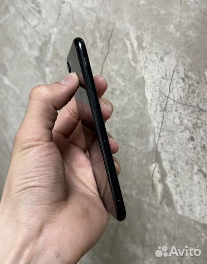 iPhone SE (2020), 64 ГБ