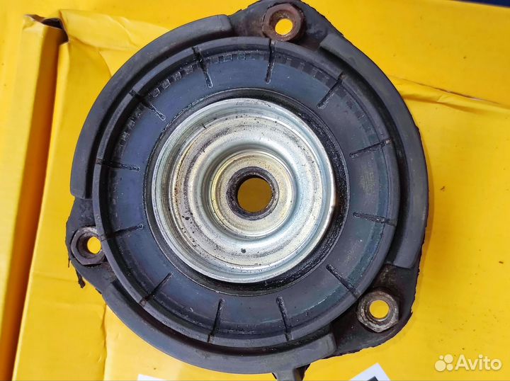 Опора переднего амортизатора vag