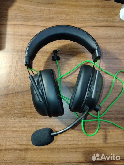 Проводные наушники с микрофоном