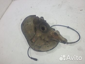 Кулак передний правый