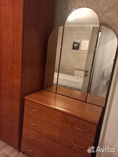 Комплект мебели в спальню бу