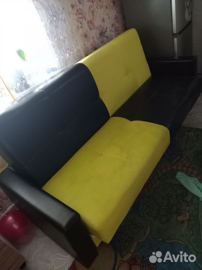 Кожаный диван бу