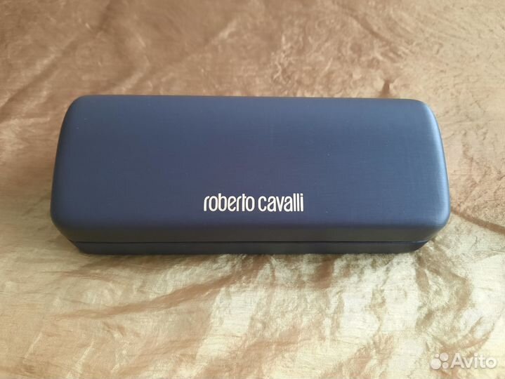 Солнцезащитные очки Roberto Cavalli