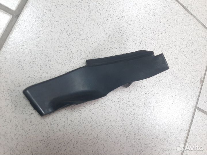 Уголок лобового стекла R Camry 30 (2001-06) Европа