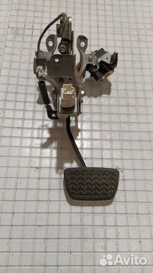 Педаль тормоза Toyota Camry V50