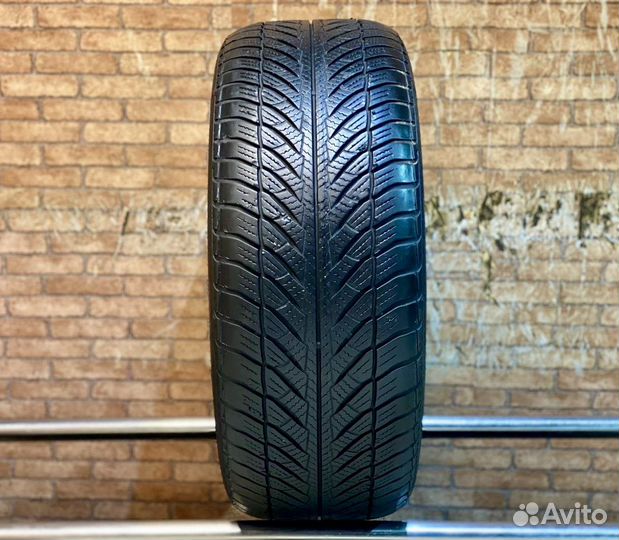 Goodyear UltraGrip 8 Performance 245/45 R18