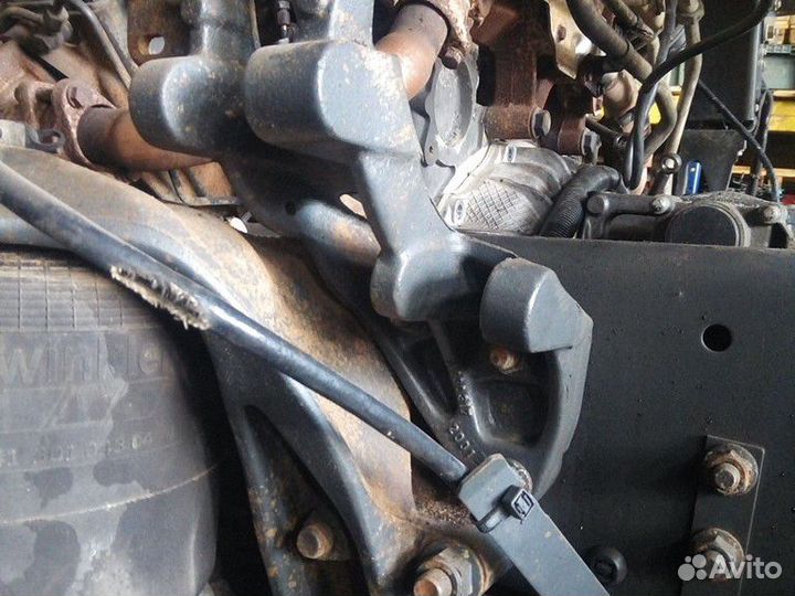 Кронштейн кабины Mercedes actors MP 3