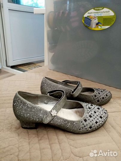 Туфли для девочки со стразами 34