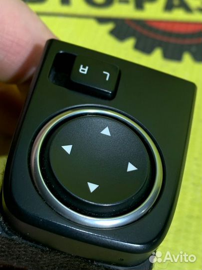 Блок регулеровки зеркал Kia Ceed 3 CD 1.6 G4FG