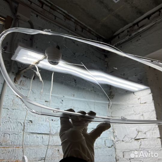 Уцененное стекло для фары Volkswagen Golf 6 (2008