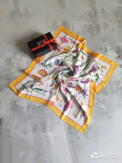 Salvatore Ferragamo шёлковый платок, Оригинал