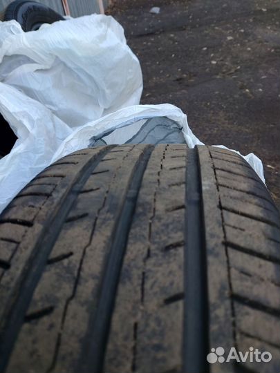 Yokohama Bluearth ES32 215/60 R16