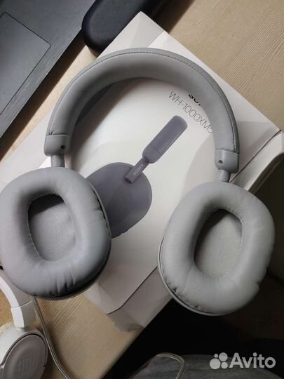 Беспроводные наушники Sony