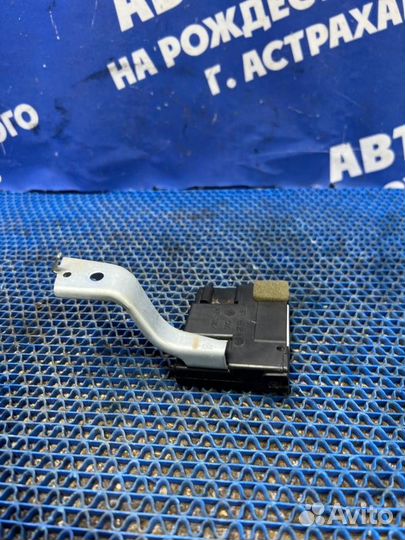 Блок иммобилайзера Toyota Auris хэтчбек 1ZR 2007