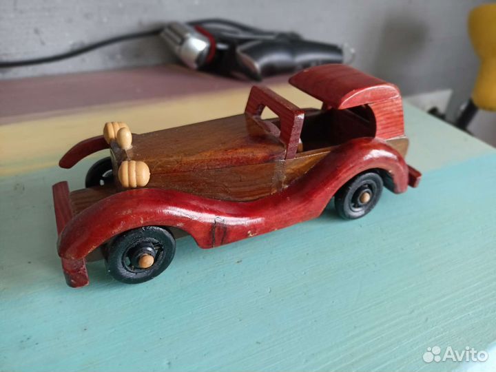 Модель деревянного автомобиля