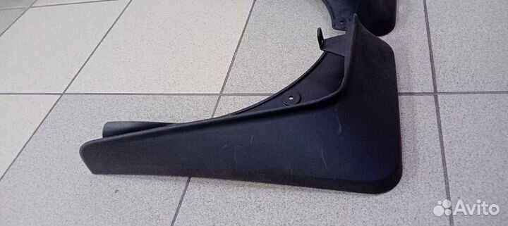 Передние брызговики BMW X5 E70 82160414673