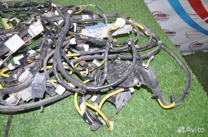 Коса подторпедная + caлона Toyota Tundra 3UR-FBE