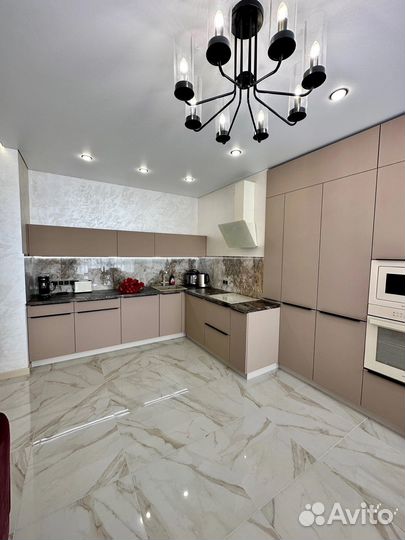 П образная кухня на заказ. Фабрика