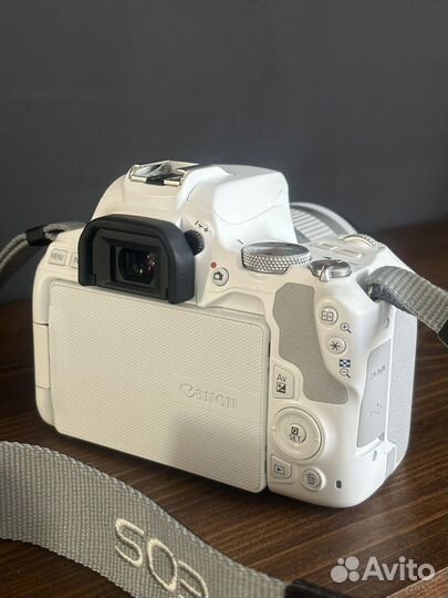 Фотоаппарат canon250 d