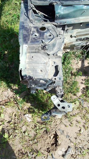 Лонжерон передний правый Renault Megane 3